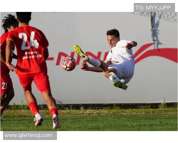 特木科与智利大学的激烈对决谁能在赛场上笑到最后 特木科与智利大学的激烈对决谁能在赛场上笑到最后