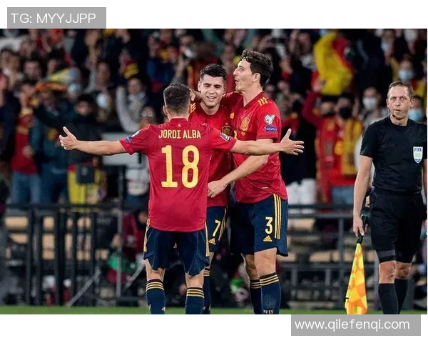 西班牙足球队以四比零战胜意大利队展现强大实力 西班牙足球队以四比零战胜意大利队展现强大实力