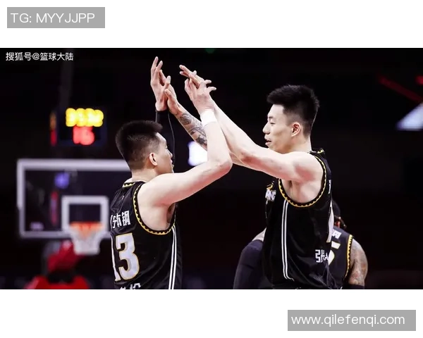 央5直播精彩对决首钢与广东篮球队巅峰对决全程回顾与分析 央5直播精彩对决首钢与广东篮球队巅峰对决全程回顾与分析